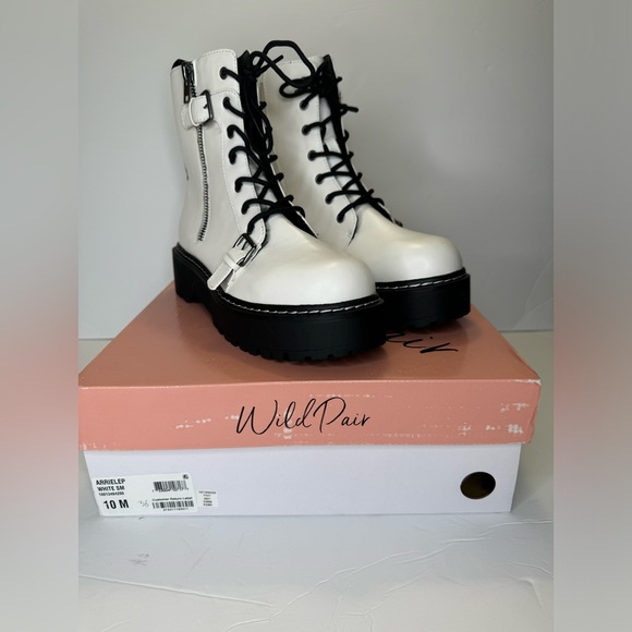 Wild Pair Womens Arriele Leather white Ankle Boots size 10M new - Picture 4 of 10